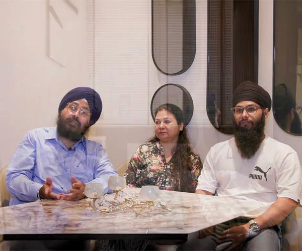  Manpreet Saini’s Family